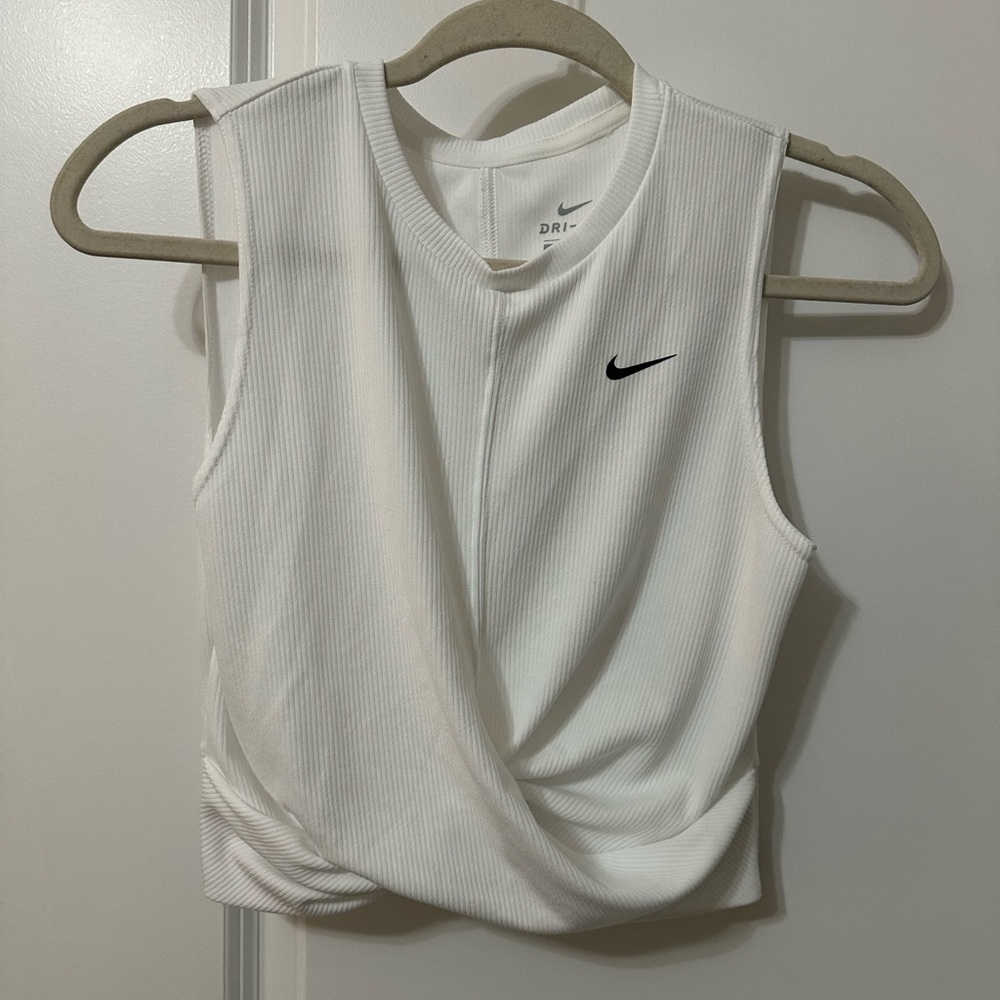 Nike athletic white cropper tank top-small